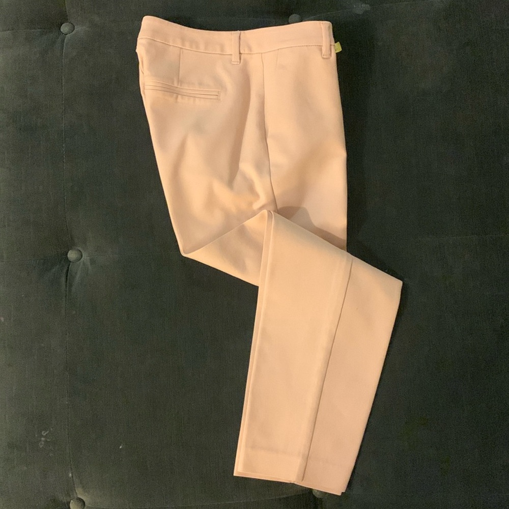 Gently used Old Navy “Harper - Mid-Rise” pant - Size 0